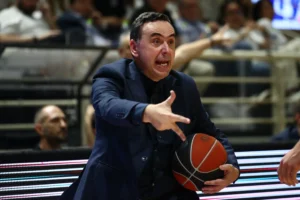 Αποθεώθηκε και δάκρυσε στις δηλώσεις του ο Μπούτσκος: «Eίμαστε περήφανοι, ευχαριστώ τον Τρινκιέρι»