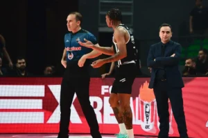 Κανένας σεβασμός στον ΠΑΟΚ – Οι «γκρι» έκριναν το ματς και στο T-Center (vids)