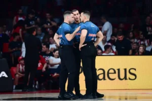 Κουκουλοφόροι επιτέθηκαν στο σπίτι του διαιτητή Γιάννη Τσιμπούρη