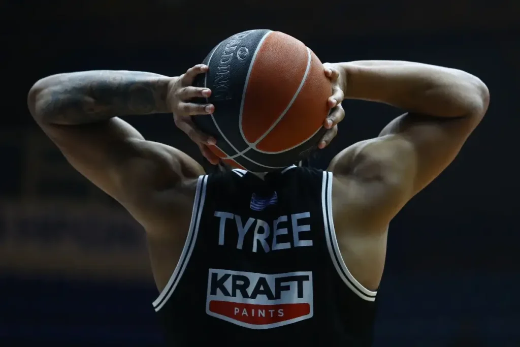 ΚΑΕ ΠΑΟΚ: Η KRAFT Paints μένει στην ασπρόμαυρη φανέλα μέχρι το 2029 - Αναβαθμίζεται σε Main Partner