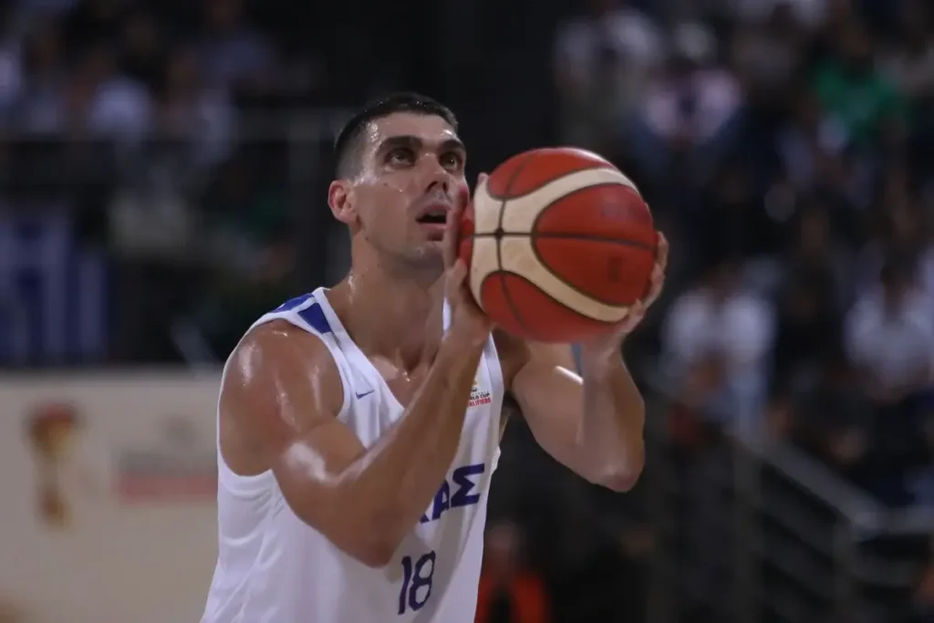 Η Εθνική Ελλάδας αναχωρεί για Οραντέα με τρεις παίκτες του ΠΑΟΚ - Η ώρα της αναμέτρησης με Ρουμανία