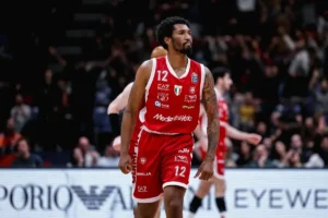 Ραγδαίες εξελίξεις στη Βιλερμπάν: Στη Βαλένθια ο Αρμόνι Μπρουκς