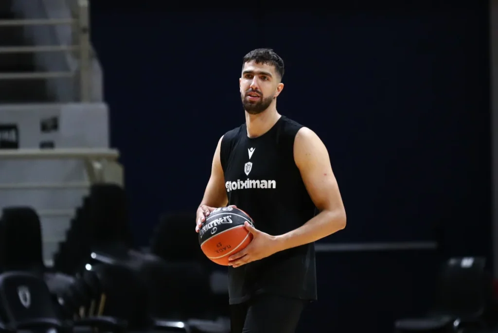 Ο Νίκος Χουγκάζ ανεβάζει στροφές: Το πλάνο της επιστροφής στον ΠΑΟΚ