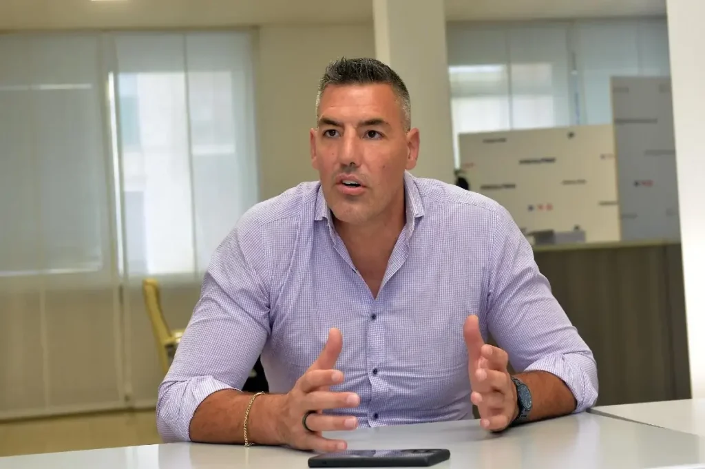 Λουίς Σκόλα: «Θέλουμε να είμαστε πρωταγωνιστές στο NBA Europe με τη Βαρέζε»