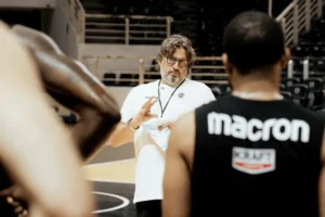 Τρινκιέρι: «Ξέρετε πόσο βαριά είναι αυτή η φανέλα – Δεν είναι πίεση, είναι δέσμευση!»
