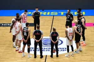 Ενός λεπτού σιγή στη μνήμη του Σούλη Μαρκόπουλου (pic)