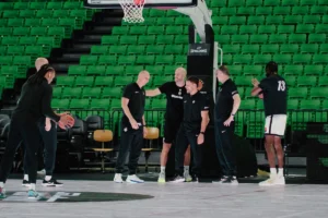 Στο… επίκεντρο της Παρτιζάν ο Νικ Καλάθης (video)