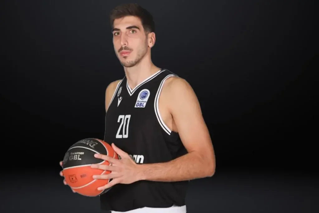 Ο Ιατρίδης ανανέωσε το συμβόλαιό του με τον ΠΑΟΚ - Συνεχίζει ως δανεικός στη Μύκονο