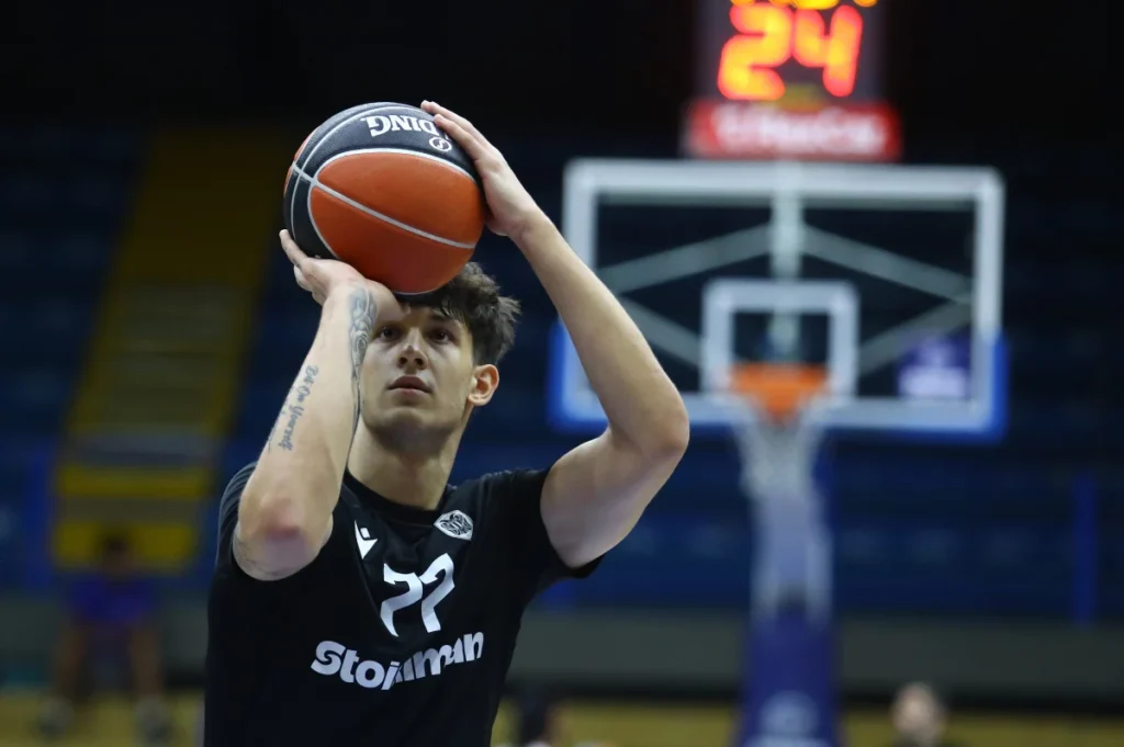 Ολυμπιακός - ΠΑΟΚ: Μέσα ο Μπαζίνας για τον τελικό του Super Cup - Η δωδεκάδα του Τρινκιέρι