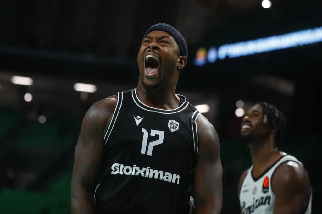Το απίθανο buzzer beater του Φόστερ που χάρισε τη νίκη στον ΠΑΟΚ (video)
