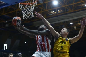 Super Cup: Άνετη πρόκριση στον τελικό για τον Ολυμπιακό