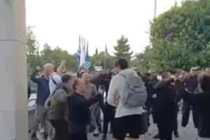 Χαμός έξω από το ξενοδοχείο του ΠΑΟΚ: «Φέρε μας το Κύπελλο» (video)