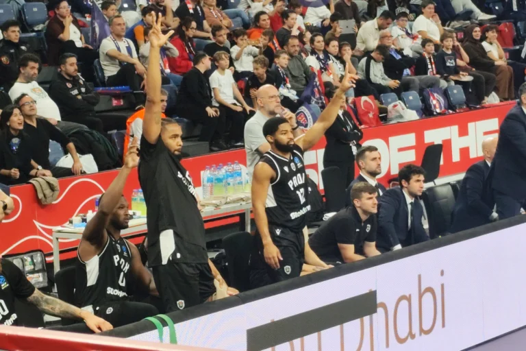 Ο ΠΑΟΚ ζει το παιχνίδι και από τον πάγκο (video)