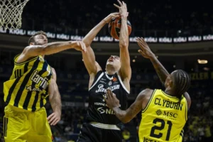 EuroLeague: Η Φενέρμπαχτσε «έσπασε» το ρεκόρ για τα περισσότερα κοψίματα σε έναν αγώνα